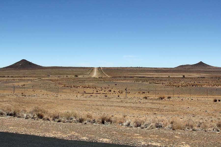 IMG_4473.JPG - Strasse nach AiAis