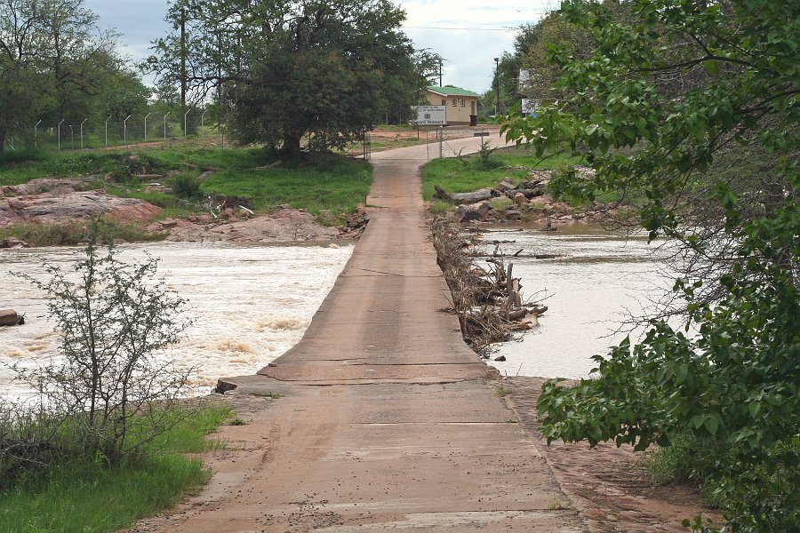 IMG_7262.JPG - Platjan: ber den Limpopo nach Sdafrika
