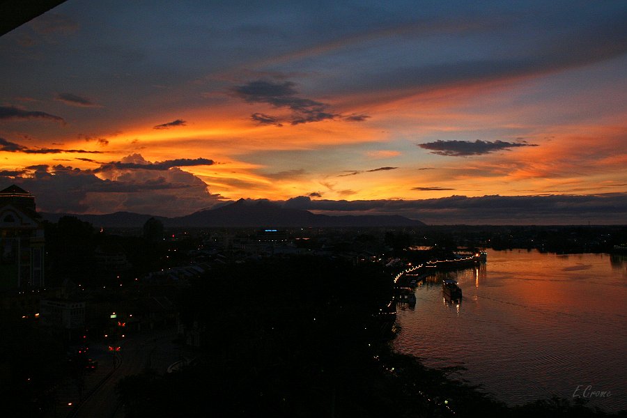 IMG_0767_350.JPG - Abendstimmung in Kuching