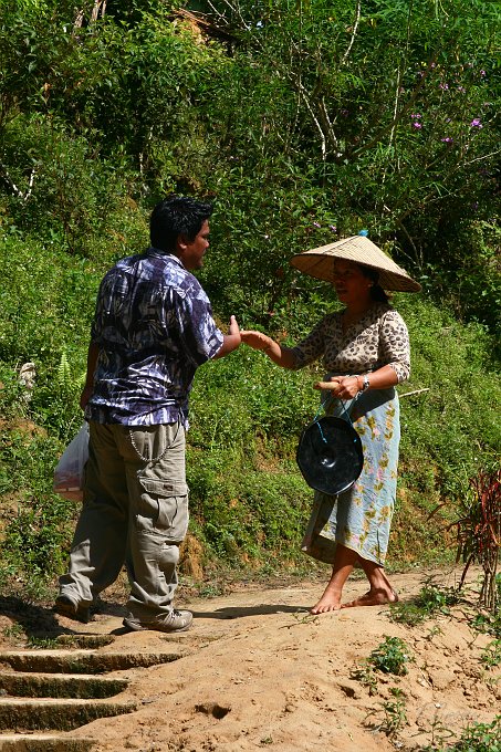IMG_1025_400.JPG - bei den Ibans (ehemalige Kopfjäger)