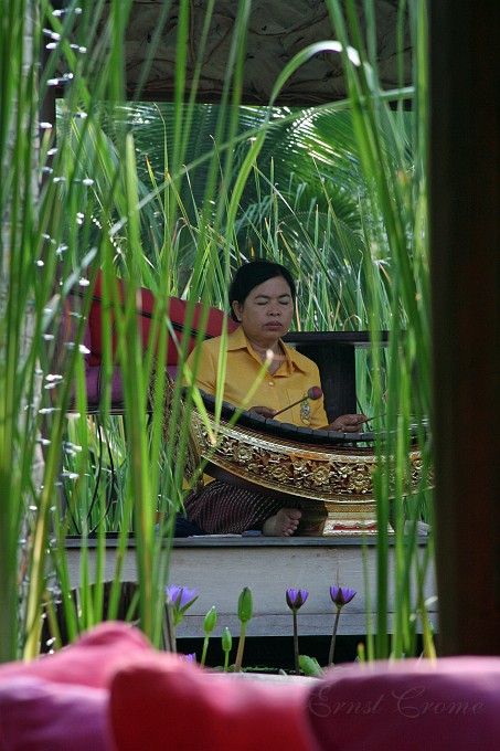 IMG_4417.JPG - Thaimusik zu Frhstck